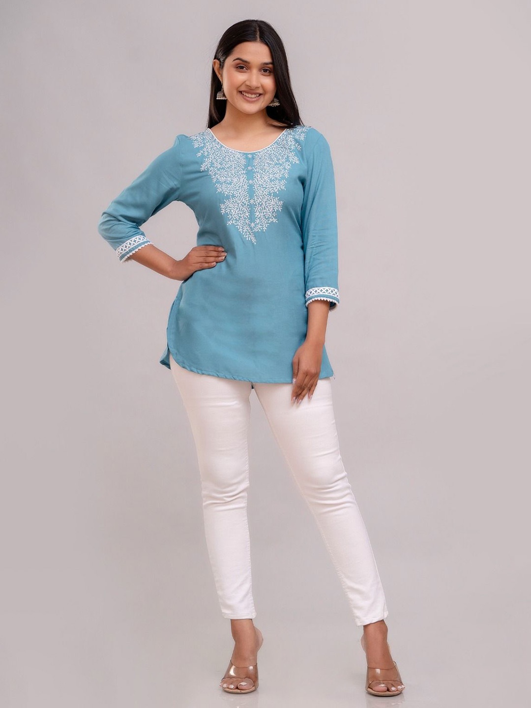 

ANNU PARIDHAN womens ethnic Embroidered Top, Blue