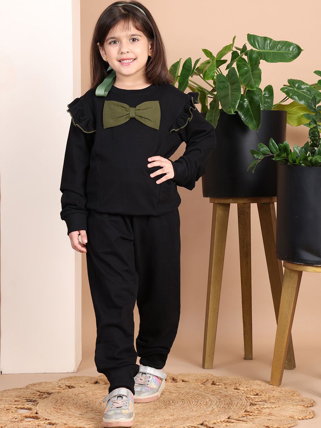 

Baawri Girls Pure Cotton T-shirt with Trousers, Black
