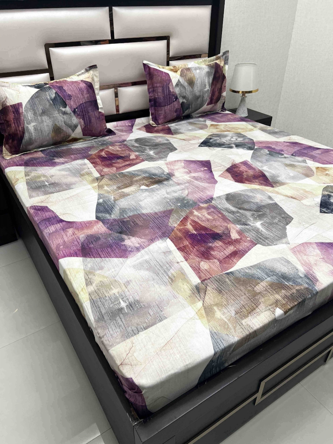 

Pure Decor Majestic Purple Geometric Printed Cotton 500 TC King Bedsheet Set 2.75 x 2.74 m