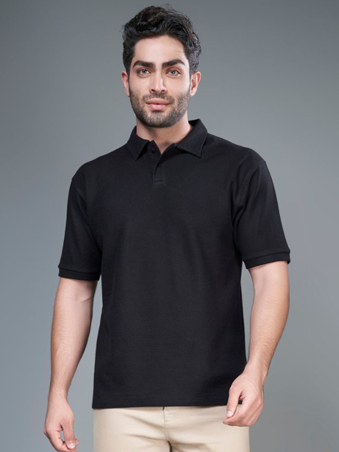 

MAXZONE Men Solid Polo Collar T-shirt, Black