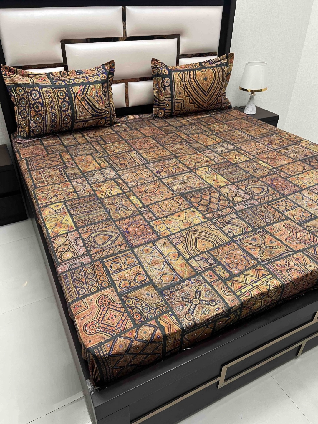 

Pure Decor Majestic Brown Abstract Printed Cotton 380 TC King Bedsheet Set 2.74 x 2.73 m