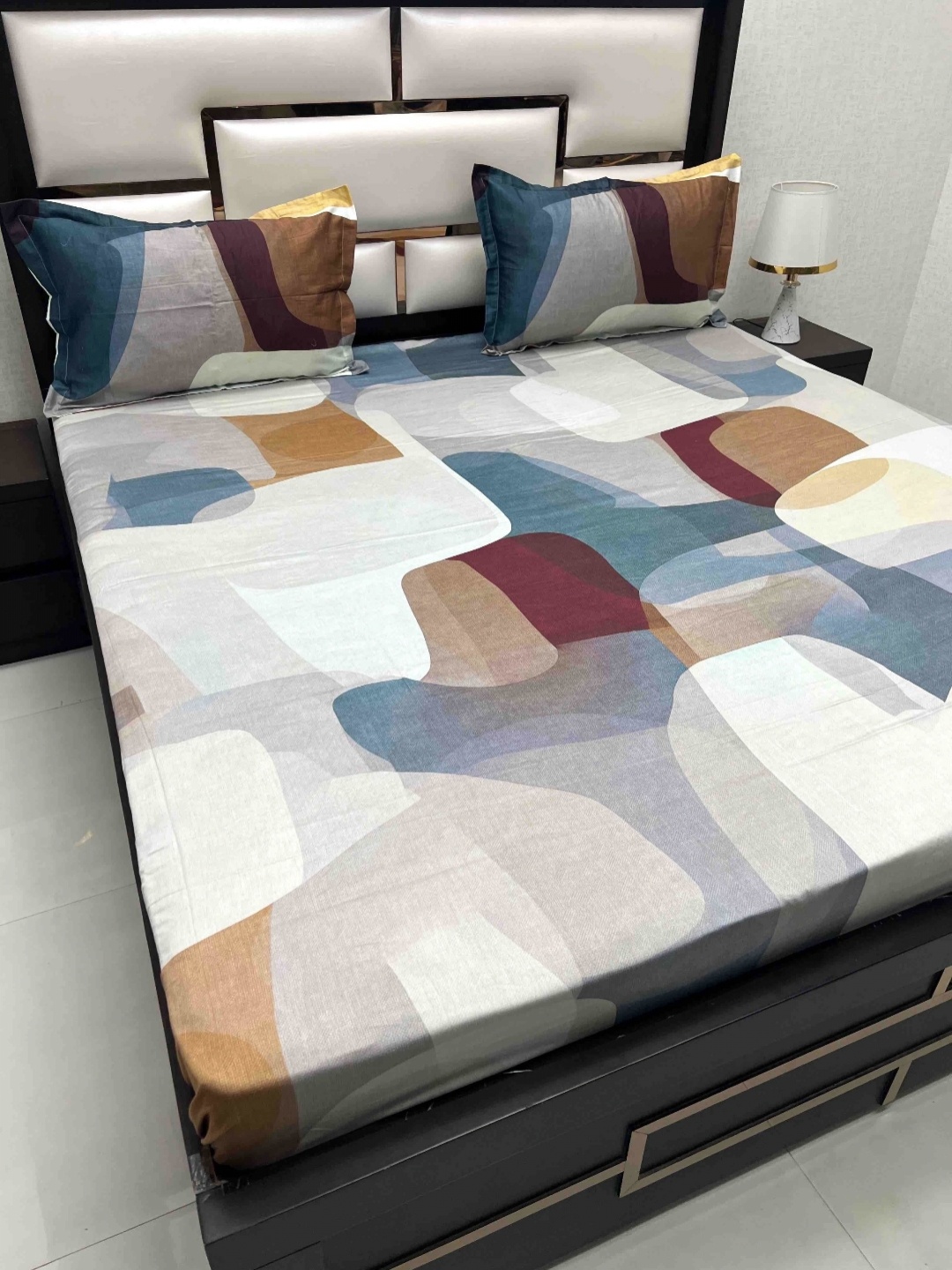 

Pure Decor Majestic Blue Abstract Printed Cotton 300 TC King Bedsheet Set 2.73 m x 2.72 m