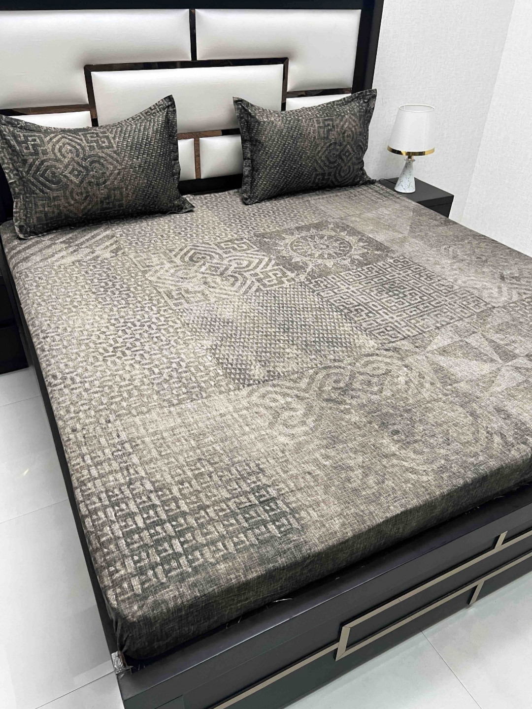 

Pure Decor Cotton King Size Double Bedsheet With 2 Pillow Covers 2.74m X 2.74m, Brown