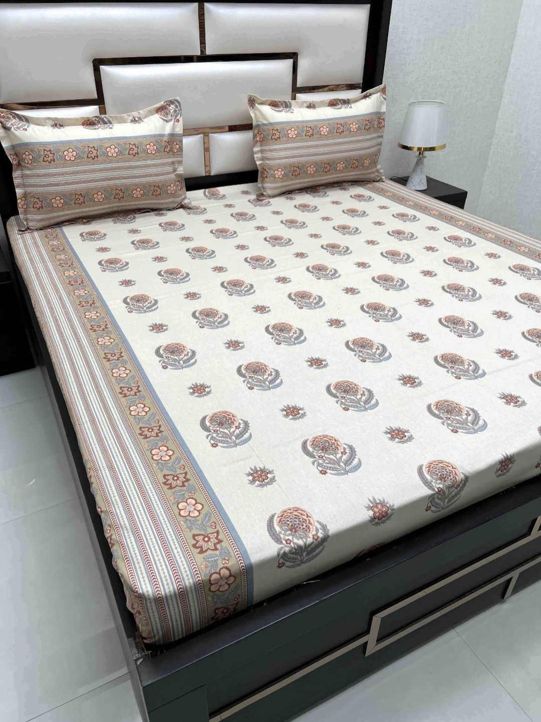 

Pure Decor Royal Passion Beige Floral Cotton 230 TC Queen Bedsheet Set 2.52 x 2.28 m