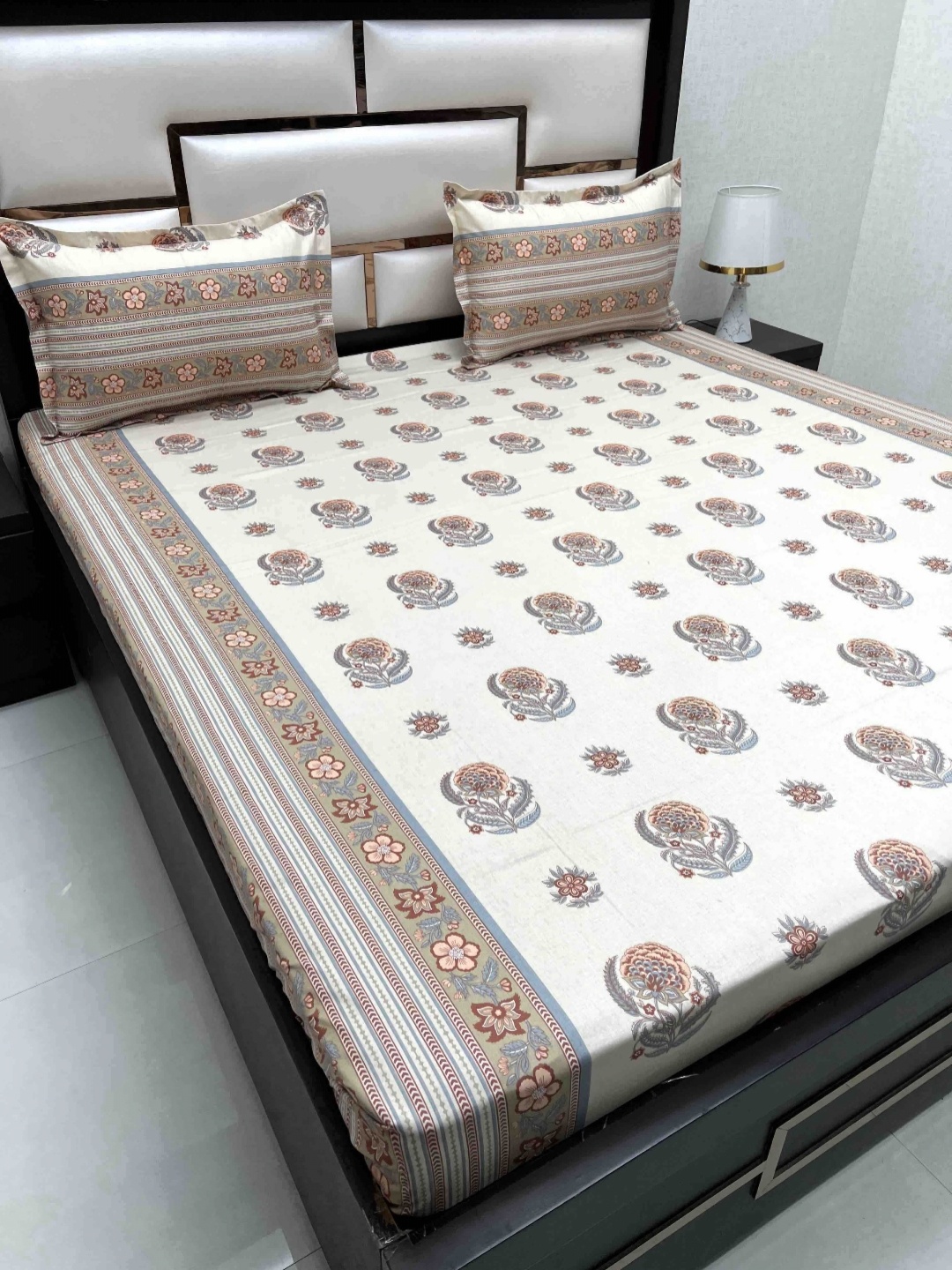 

Pure Decor White & Red Floral Pure Cotton 350 TC Queen Bedsheet Set 2.29 m x 2.53 m