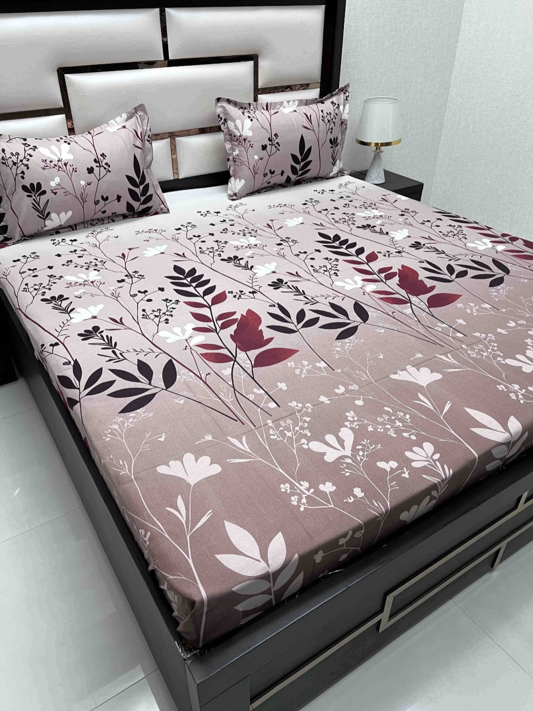 

Pure Decor Purple & White Floral Pure Cotton 260 TC Queen Bedsheet Set 2.29 m x 2.54 m