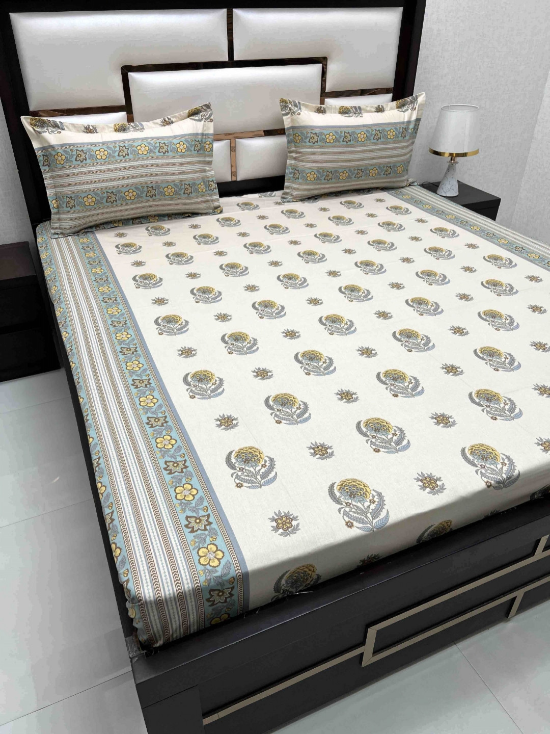 

Pure Decor Royal Passion Off White Floral Pure Cotton 230 TC Bedsheet Set-2.28 m x 2.52 m