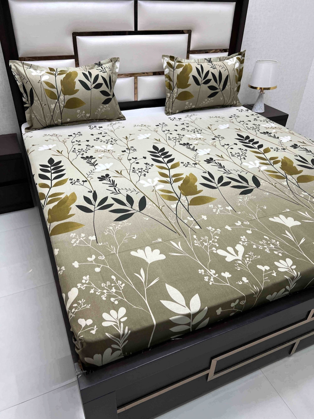 

Pure Decor Passion fur Green Floral Pure Cotton 200 TC Queen Bedsheet Set-2.27 m x 2.53 m