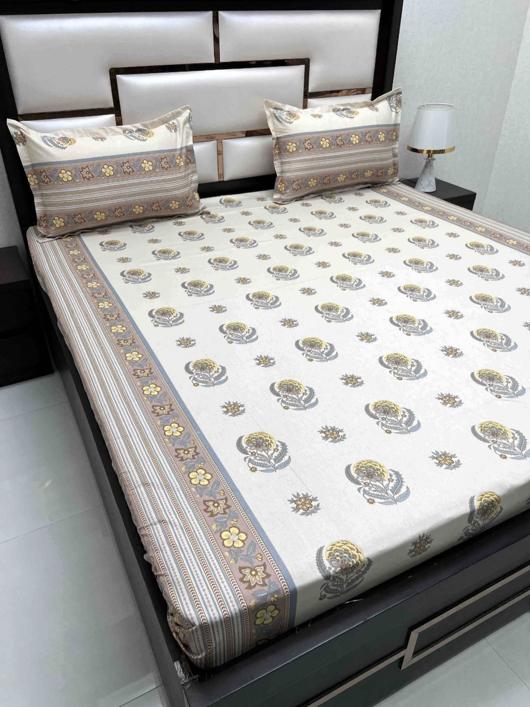 

Pure Decor Royal Passion Off White Floral Pure Cotton 330TC Queen Bedsheet Set-2.28mx2.53m