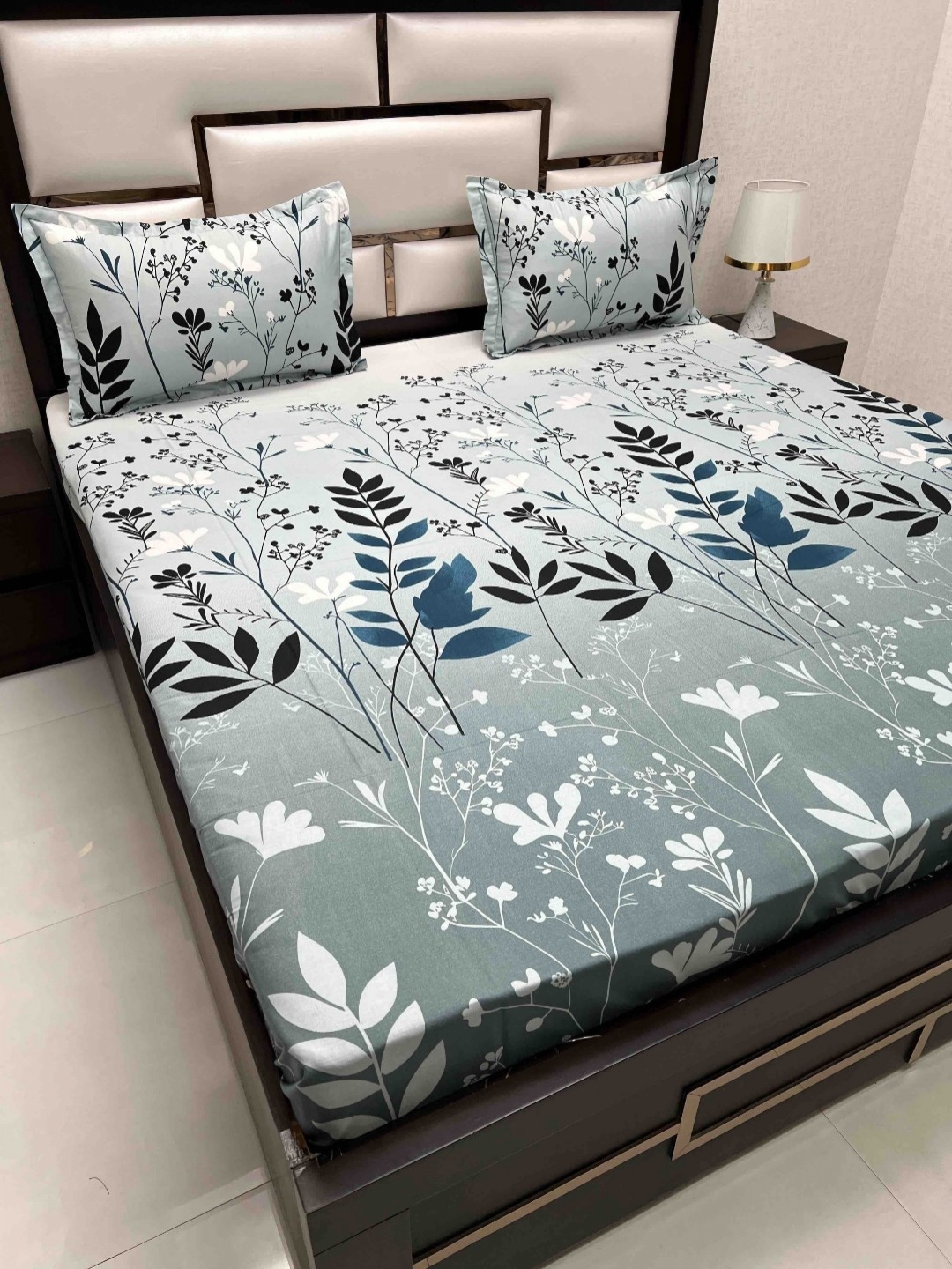 

Pure Decor Blue & Green Floral Pure Cotton 230 TC Queen Bedsheet Set 2.27 m x 2.54 m