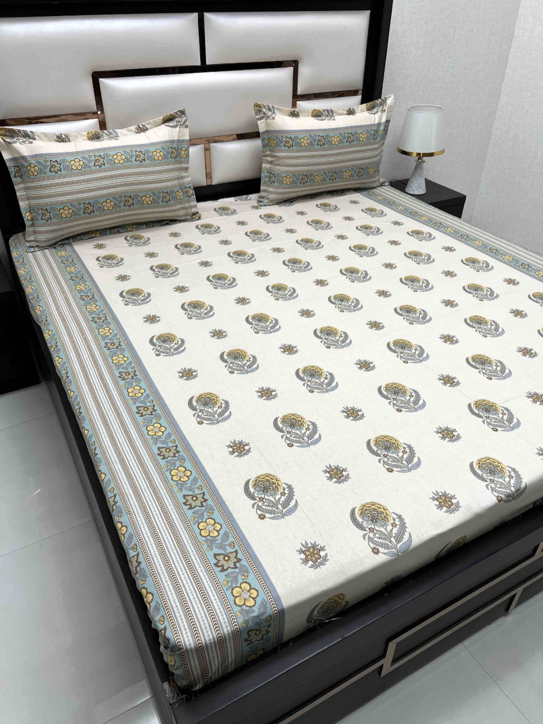 

Pure Decor Beige & Grey Floral Pure Cotton 220 TC Queen Bedsheet Set 2.29 m x 2.52 m