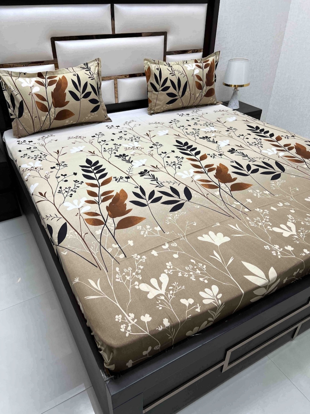 

Pure Decor Brown & Maroon Floral Pure Cotton 250 TC Queen Bedsheet Set 2.29 m x 2.53 m