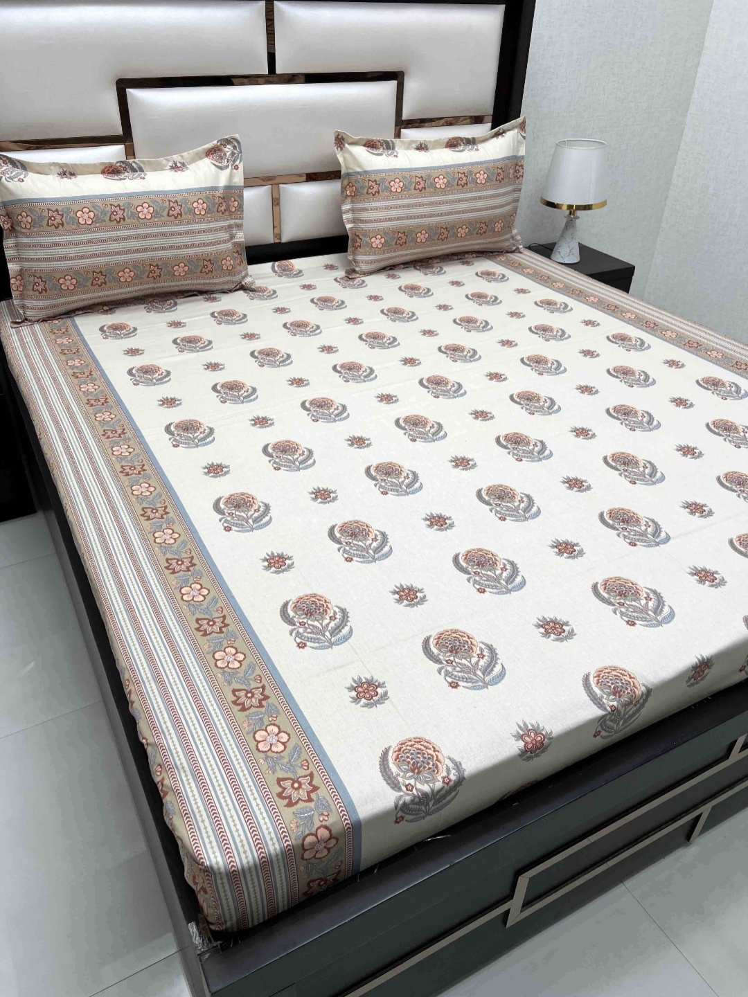 

Pure Decor Royal Passion White Floral Printed Cotton 260 TC Queen Bedsheet Set 2.55x 2.28m