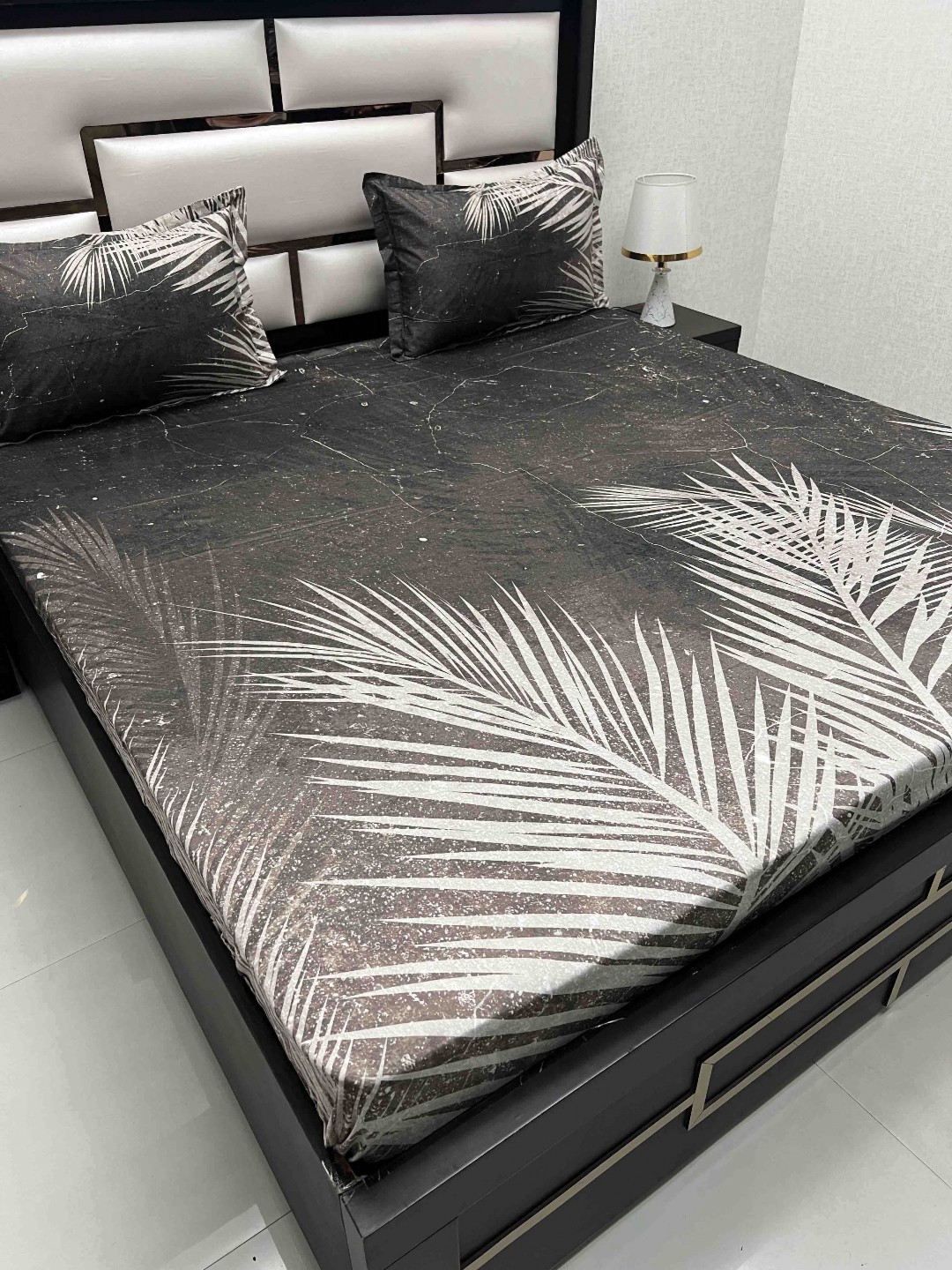 

Pure Decor Brown & Grey Floral Pure Cotton 600 TC King Bedsheet Set 2.74 m x 2.74 m