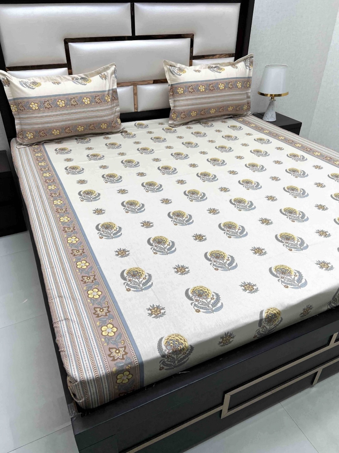 

Pure Decor Royal Passion White Floral Pure Cotton 230 TC Queen Bedsheet Set-2.28m x 2.52m
