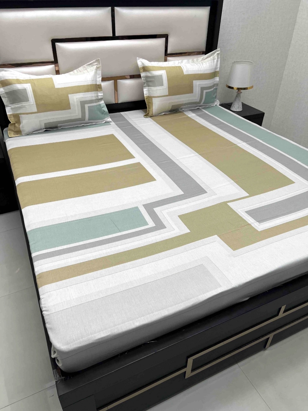 

Pure Decor Cotton King Size Double Bedsheet With 2 Pillow Covers 2.74m X 2.74m, White