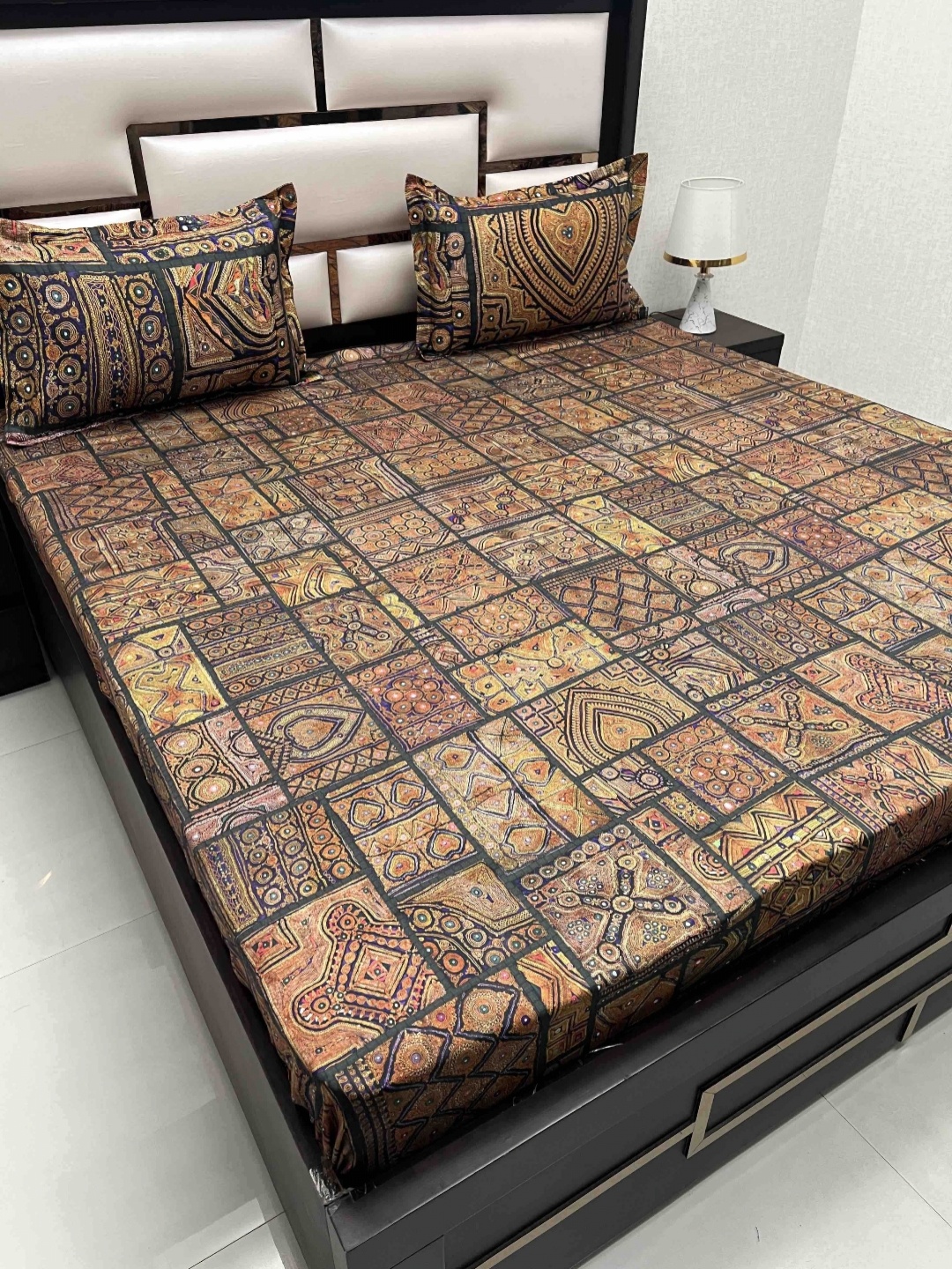 

Pure Decor Brown & Black Ethnic Motifs Pure Cotton King Bedsheet Set 2.75 m x 2.74 m