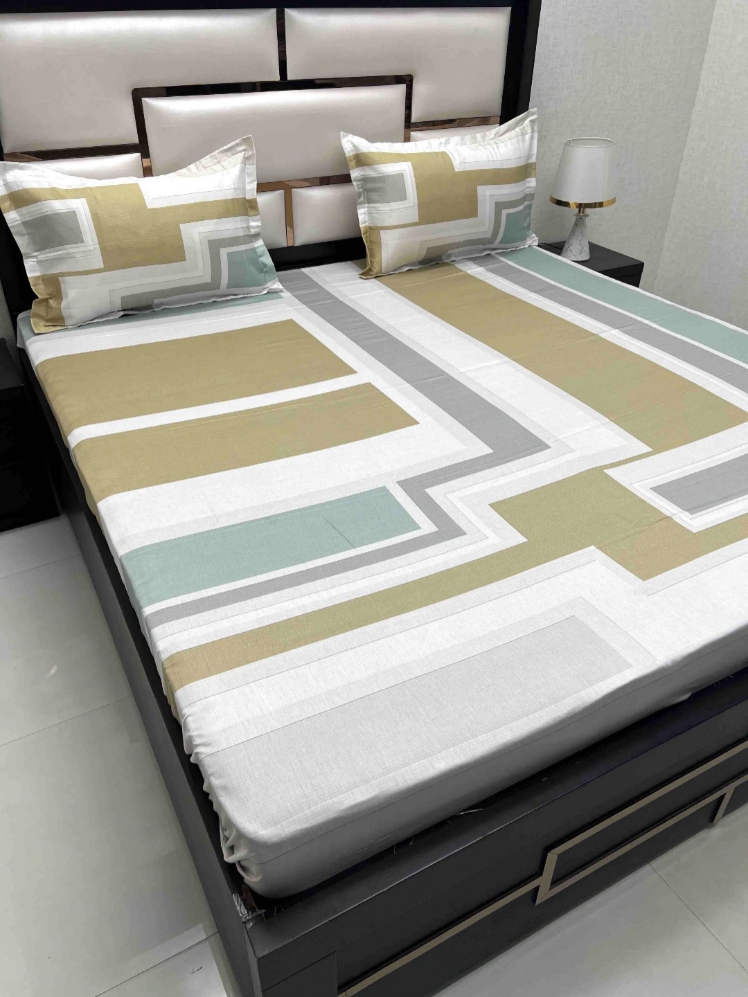 

Pure Decor Cotton King Size Double Bedsheet With 2 Pillow Covers 2.74m X 2.74m, White