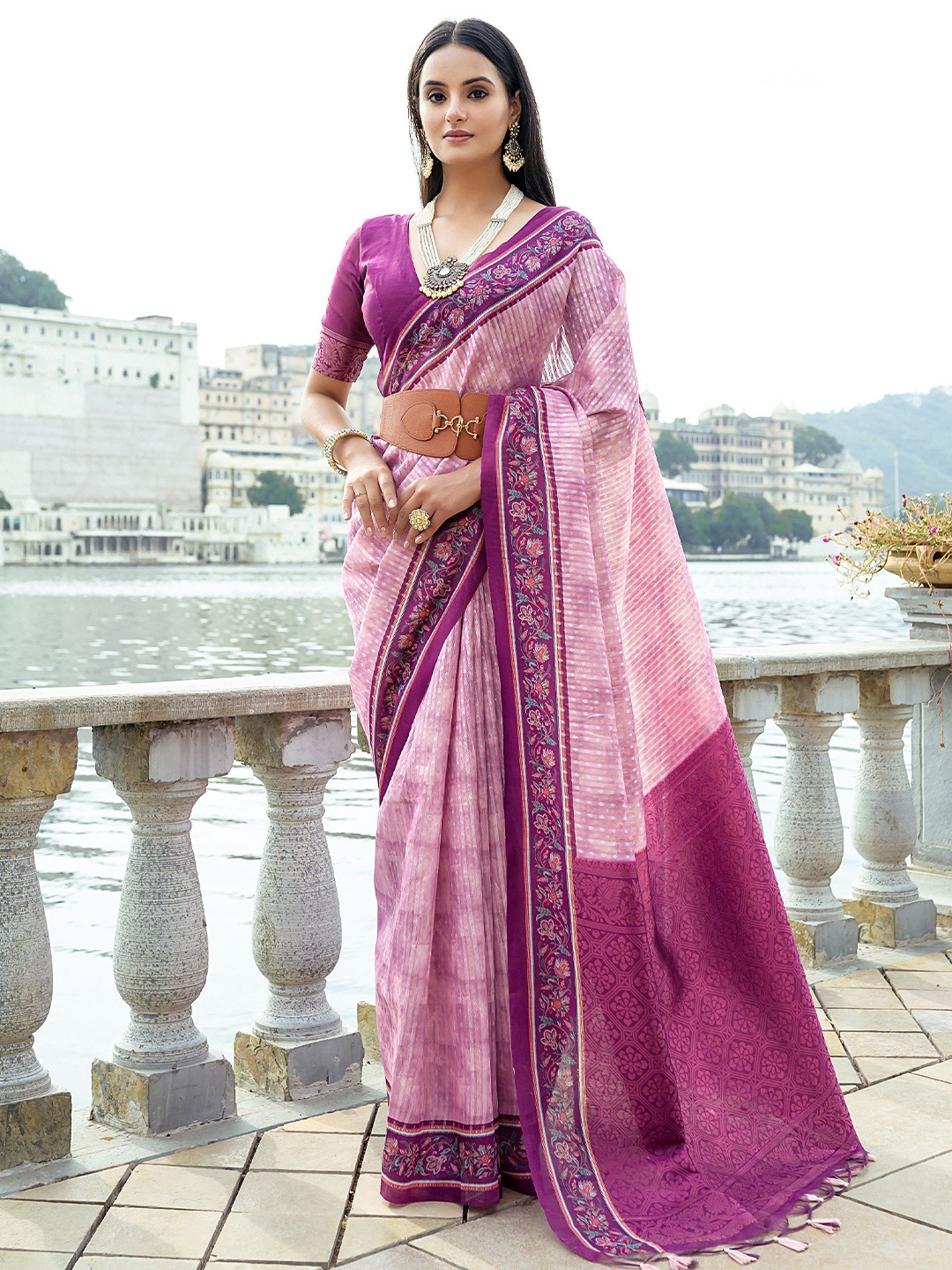 

Jinal & Jinal Warli Zari Pure Silk Banarasi Saree, Pink