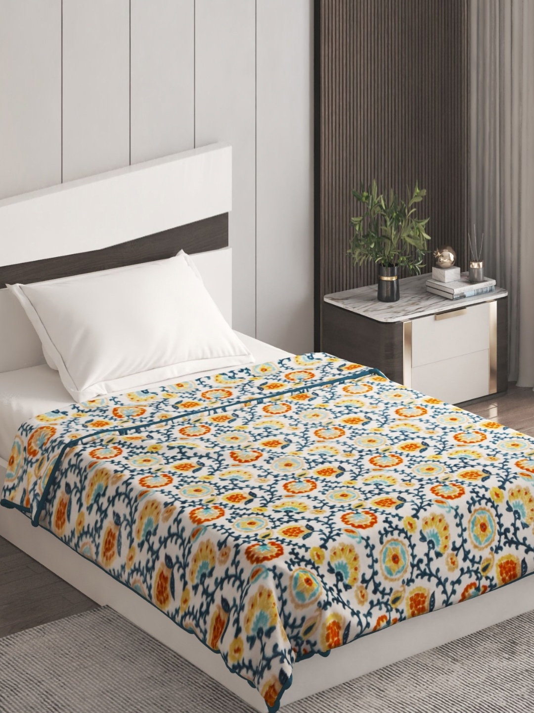 

Home Centre White & Blue Floral Single Bed Blanket