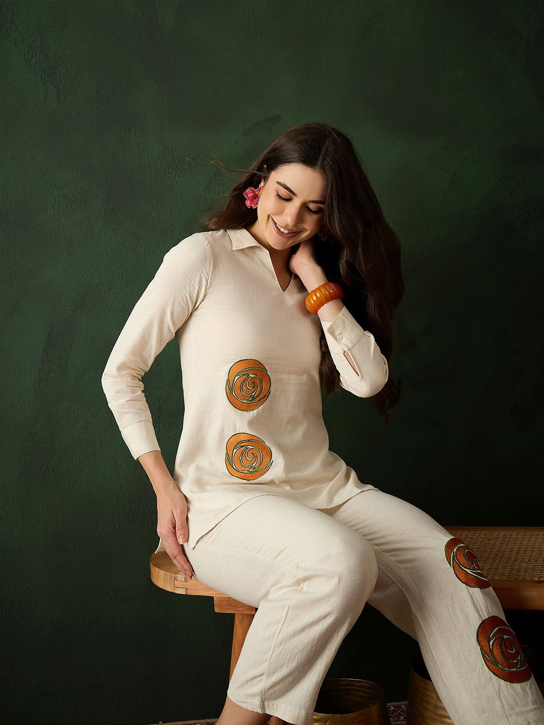 

Sangria Shirt Collar Embroidered Pure Cotton Tunic & Trouser, Off white
