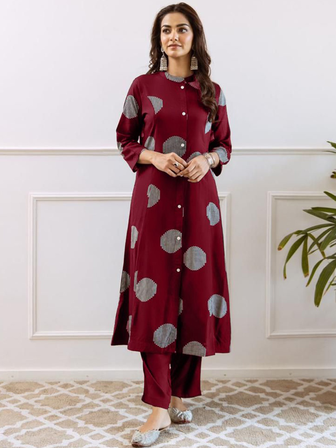

Anouk Abstract Printed Mandarin Collar Brocade A-Line Kurta, Maroon