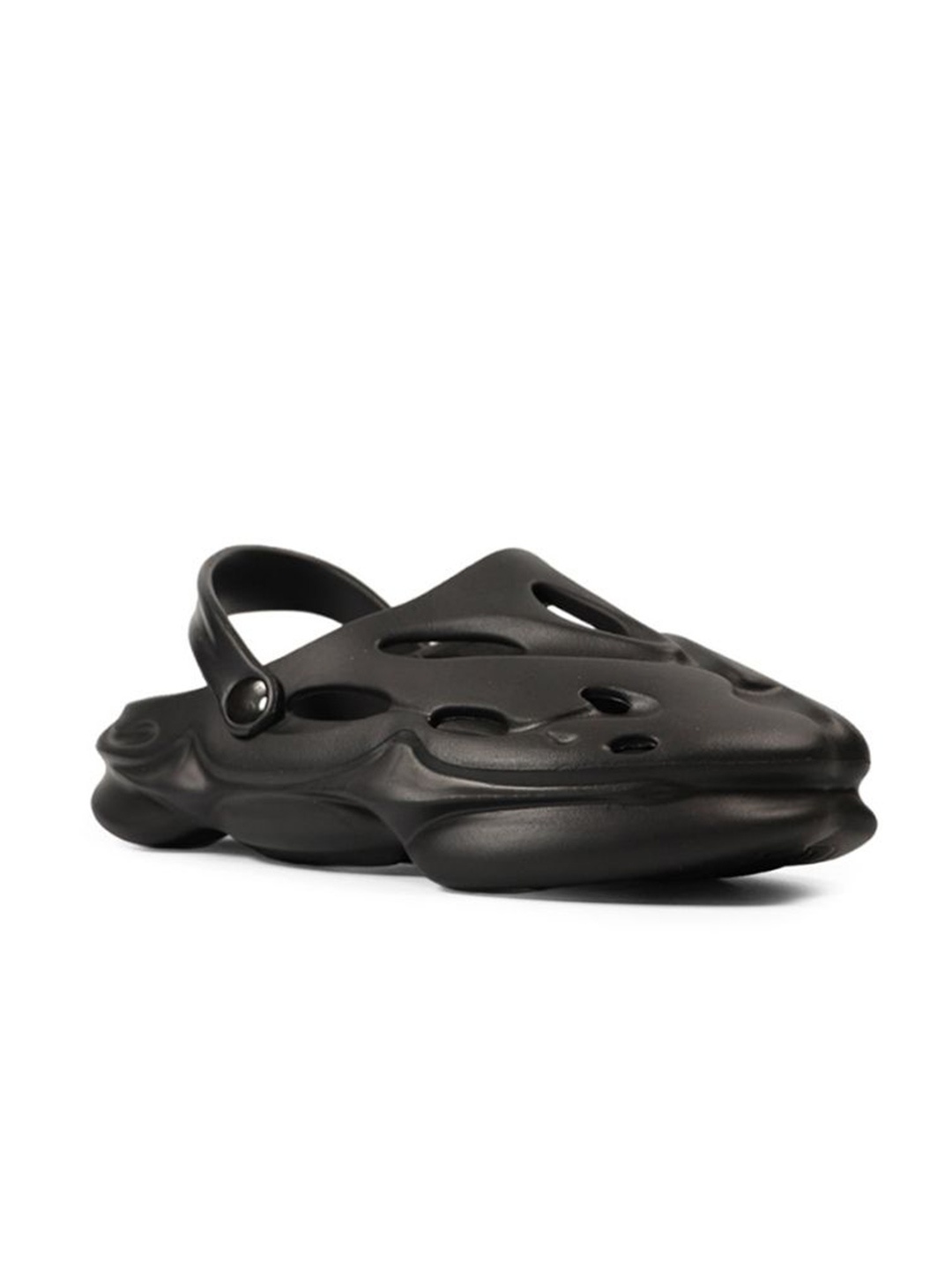 

SPIFFERS Men Self Design Slip-On Croslite Clogs, Black