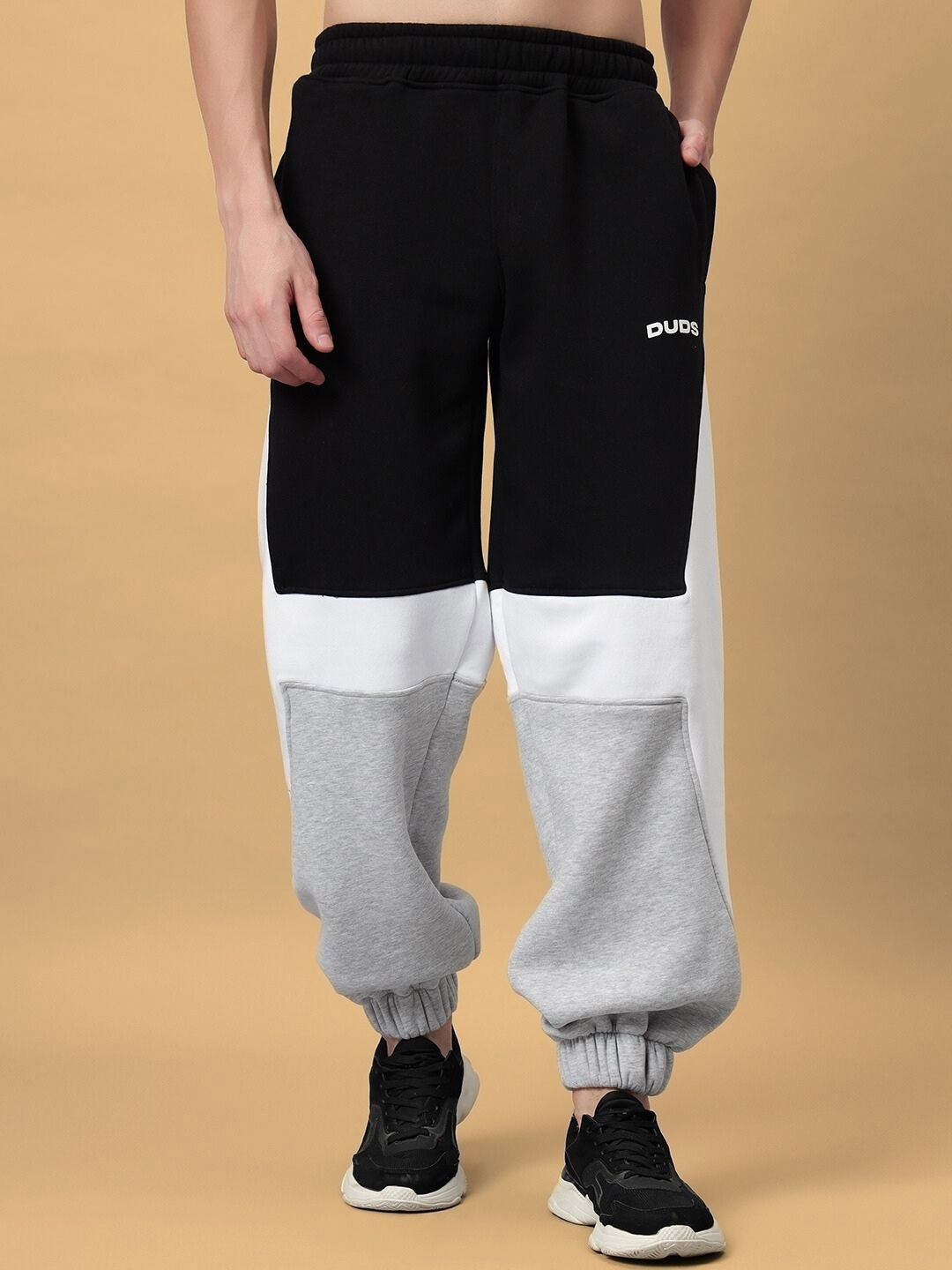 

WEARDUDS Men Relaxed Fit Mid Rise Joggers, Black