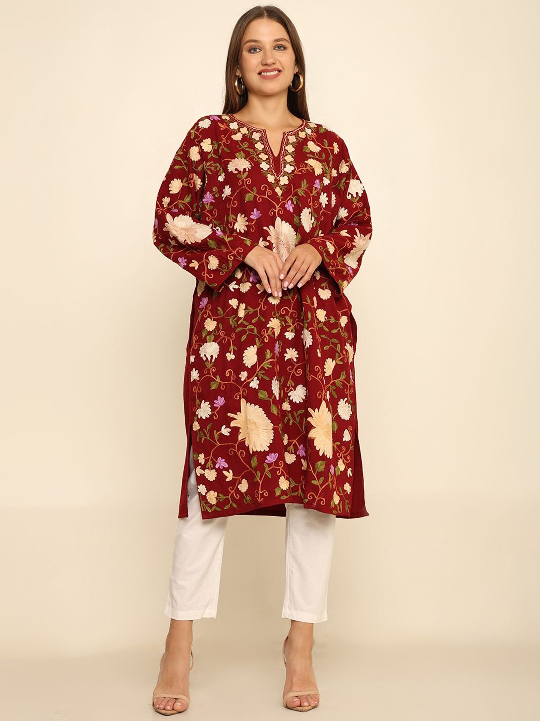 

CRAFTBAZAR Floral Embroidered Notch Neck Regular Acrylic Straight Kurta, Red