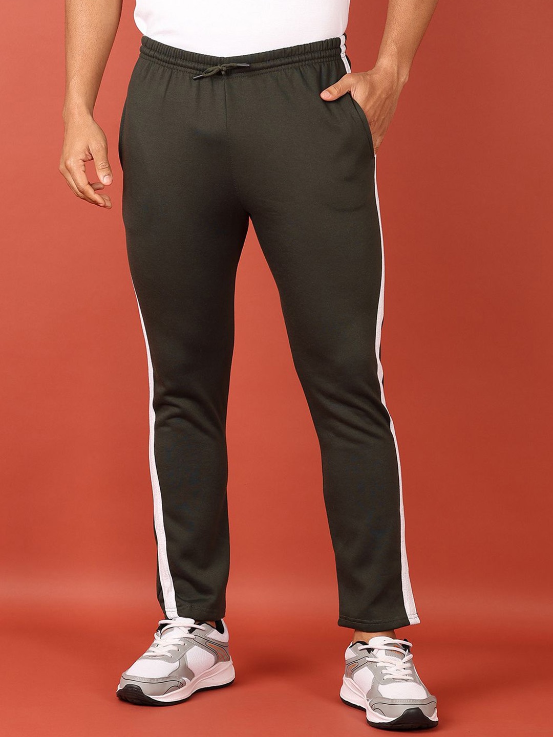 

V-Mart Men Mid-Rise Regular Fit Track Pant, Olive