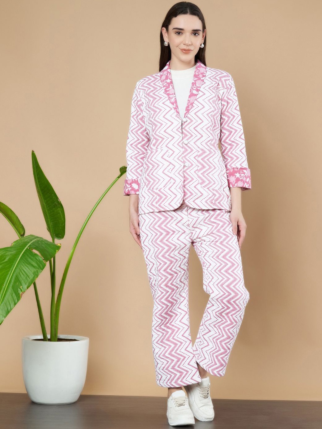 

COTLAND FASHION Chevron Printed Cotton Blazer With Trouser, White