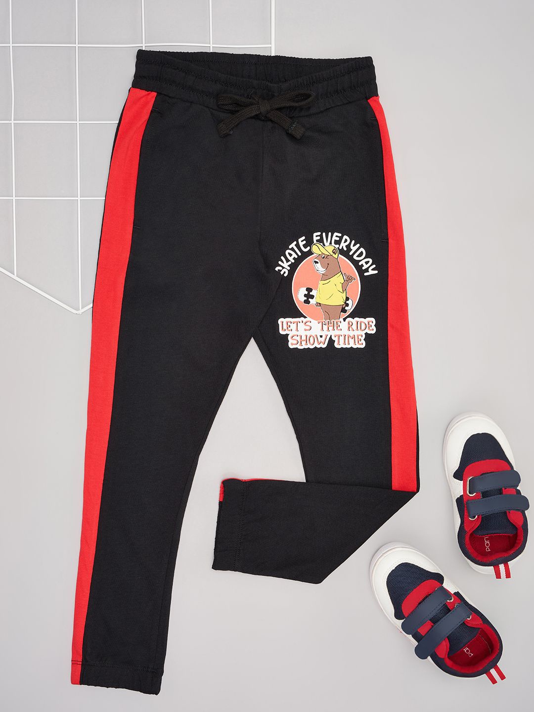 

Pantaloons Junior Boys Printed Pure Cotton Mid Rise Track Pant, Black