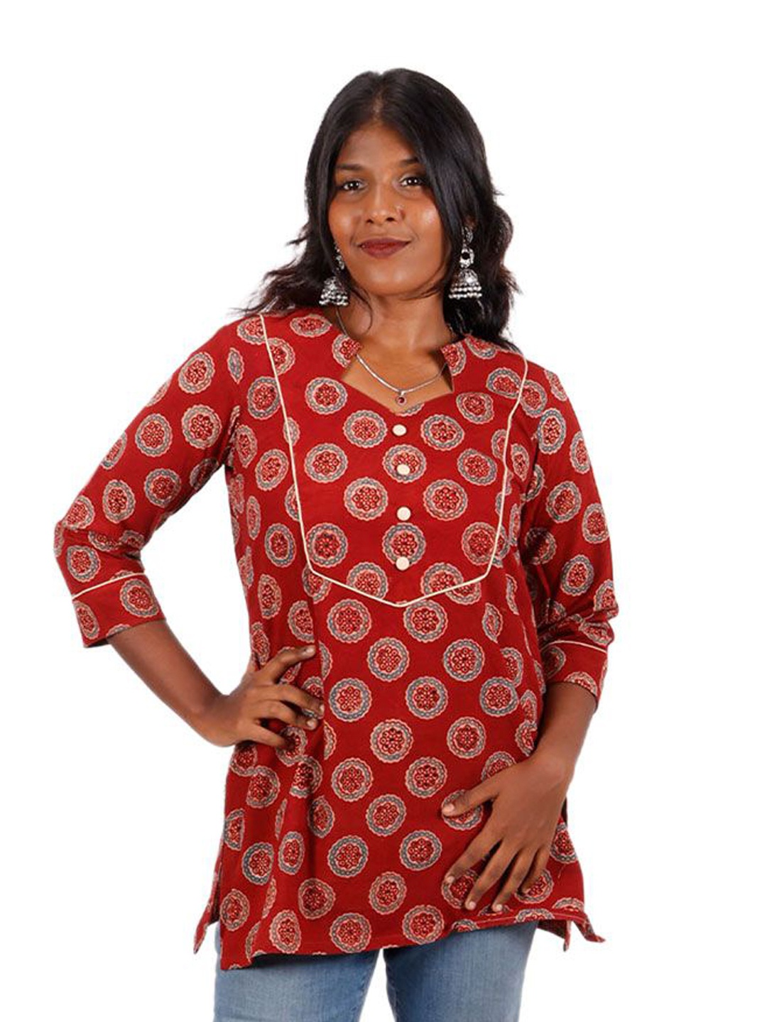 

Avishya Printed Pure Cotton Kurti, Red