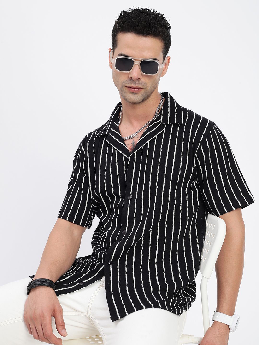 

SHOWOFF Men Standard Cuban Collar Vertical Striped Cotton Relaxed Fit Casual Shirt, Black