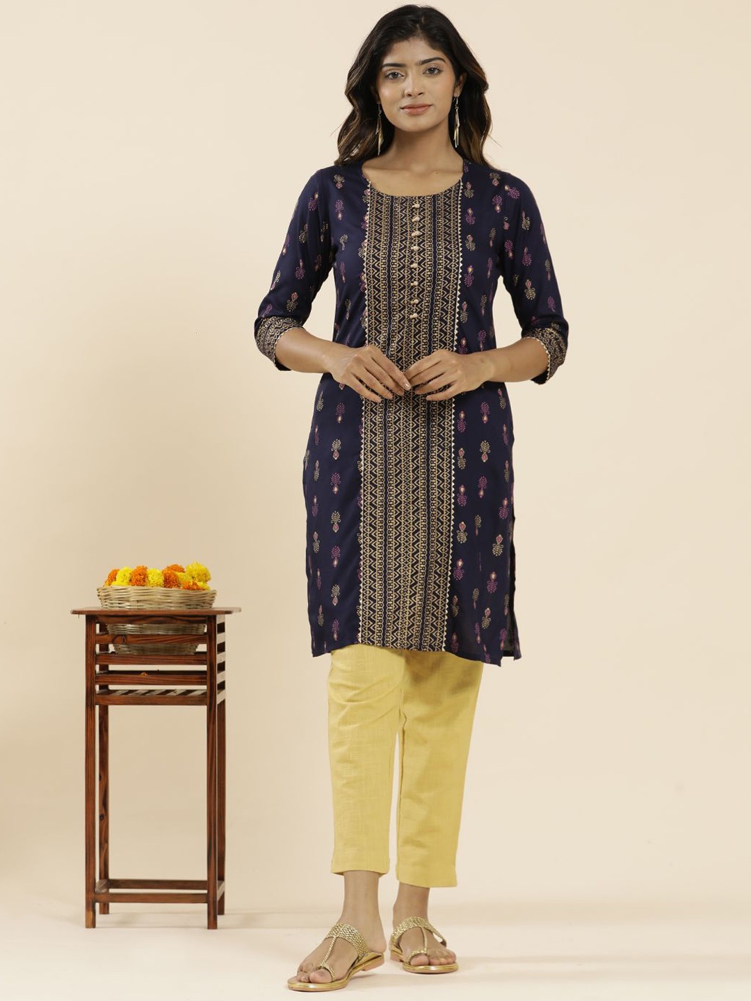 

Jaipur Kurti Ethnic Motifs Printed Gotta Patti Round Neck Straight Kurta, Purple