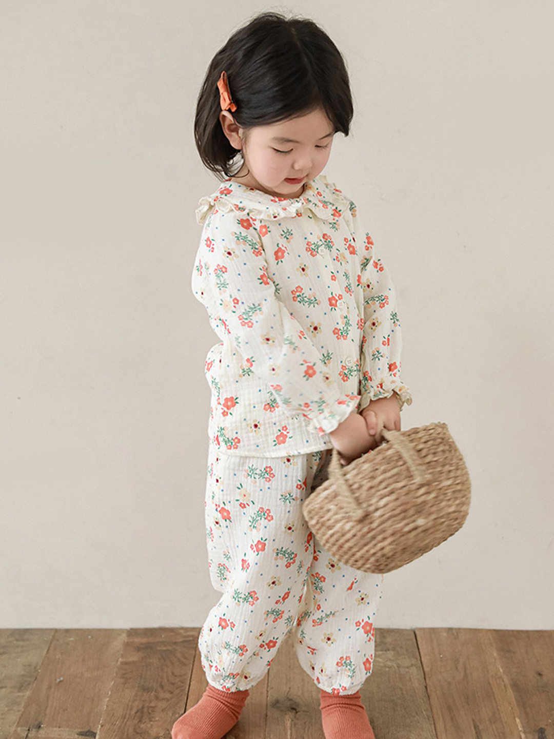 

LULU & SKY Girls Floral Printed Top And Bottom Night Suit, White