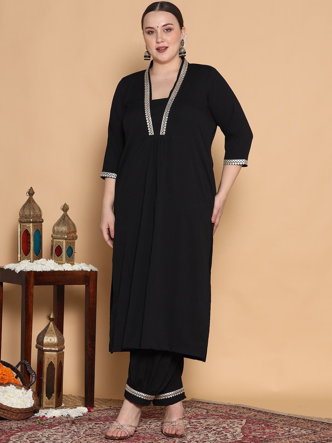 

LetsDressUp Embellished Shawl Neck Straight Kurta, Black