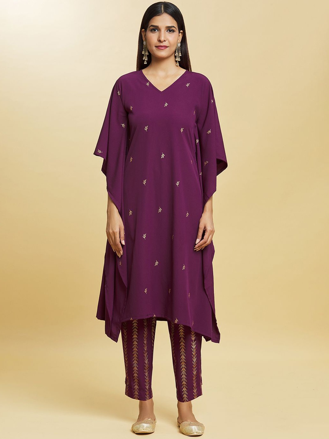 

Adara Khan Women Ethnic Motifs Printed Empire Kurta with Trousers, Purple
