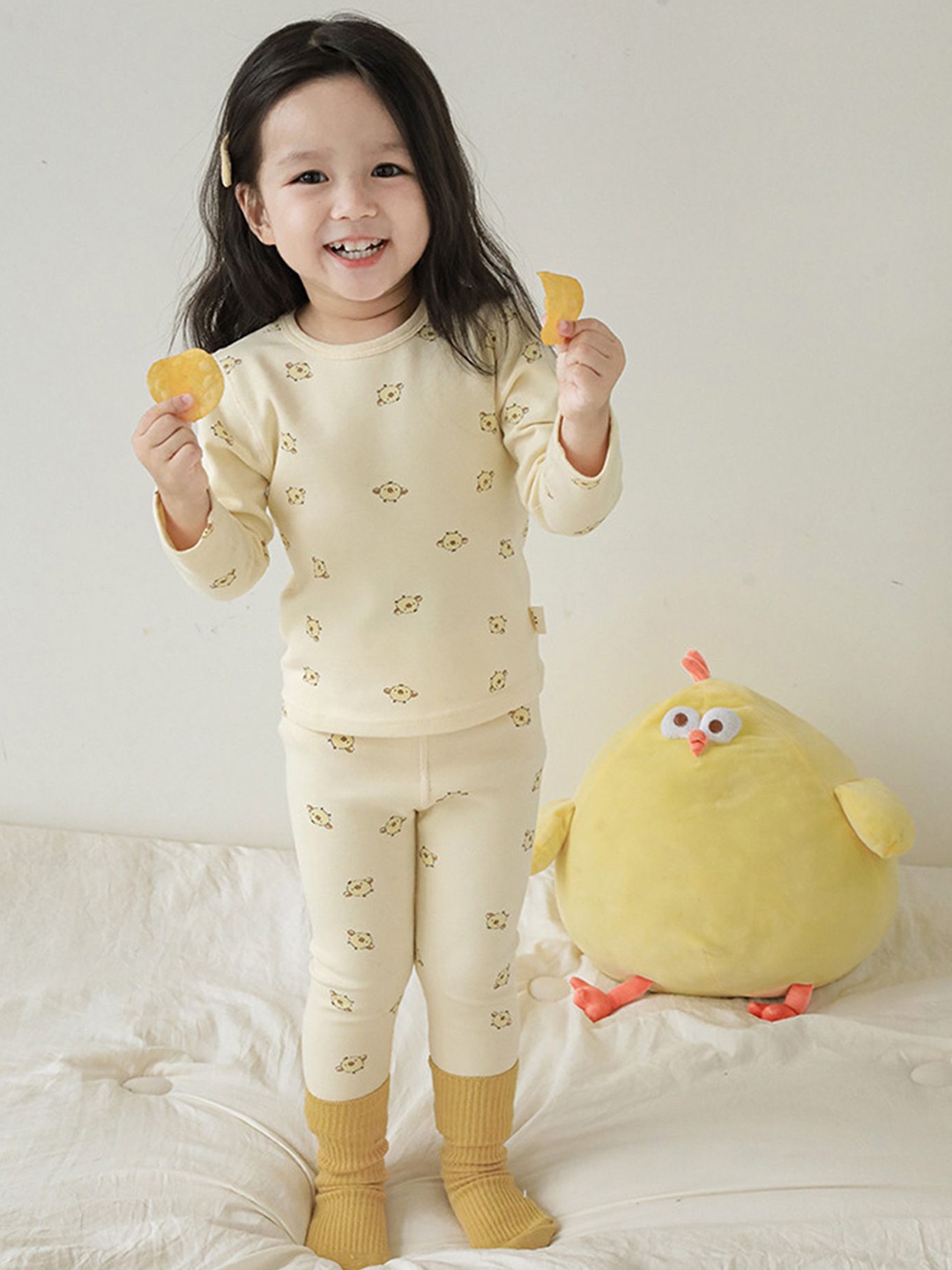 

LULU & SKY Girls Printed Night suits, Off white