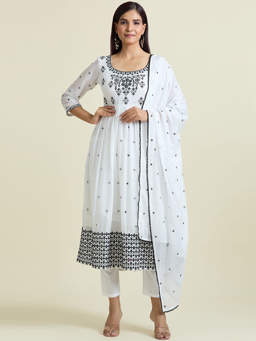 

Adara Khan Women Ethnic Motifs Embroidered Regular Kurta with Trousers & With Dupatta, White