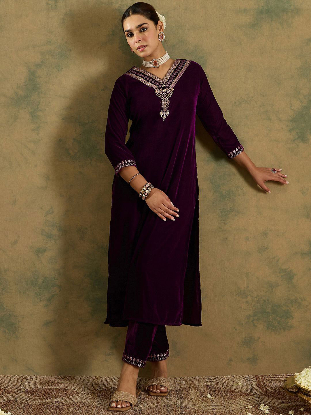 

Indo Era Ethnic Motifs Embroidered Regular Velvet Straight Kurta with Trousers, Purple