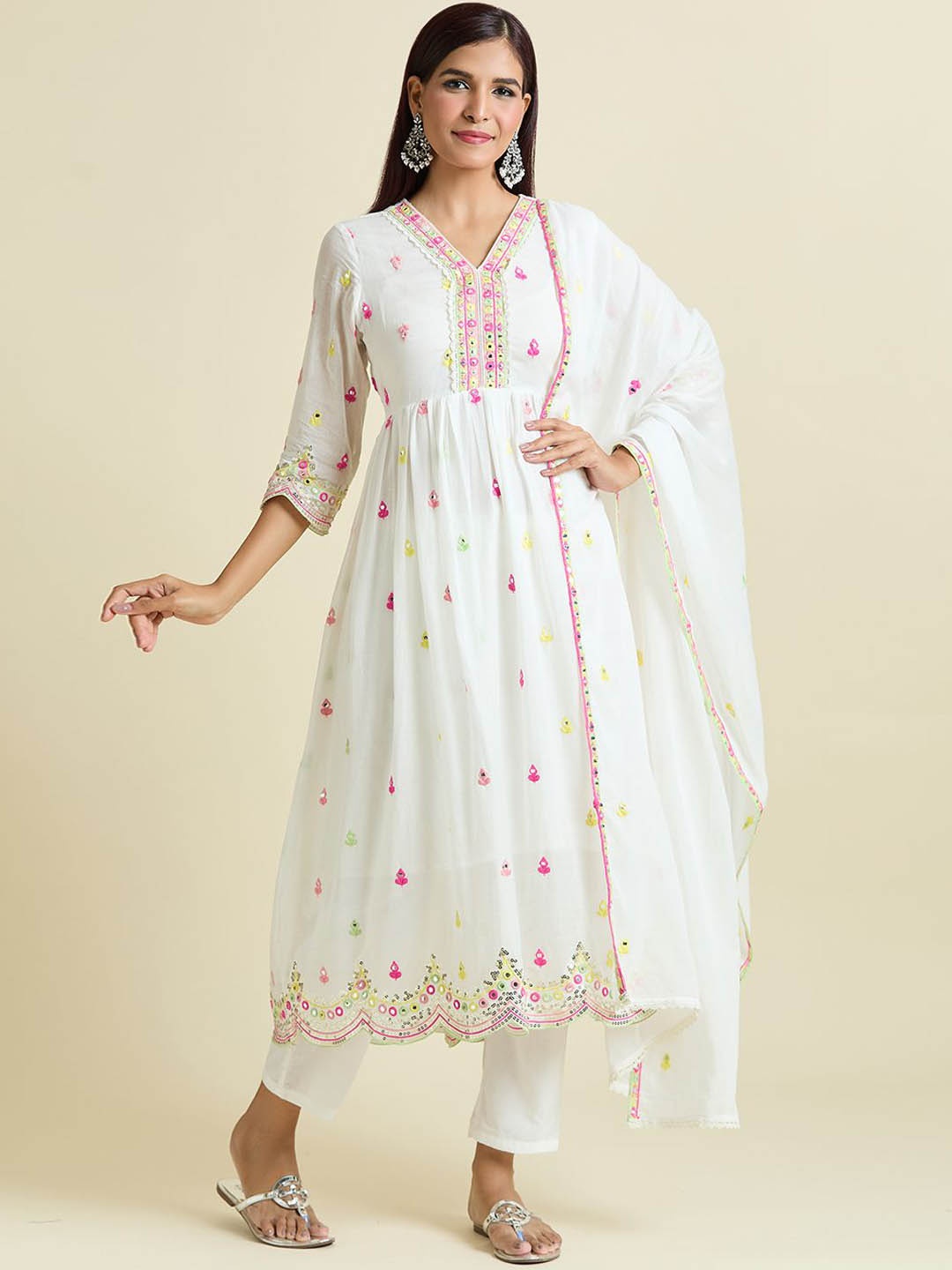 

Adara Khan Women Floral Embroidered Regular Pure Cotton Kurta with Trousers & With Dupatta, White