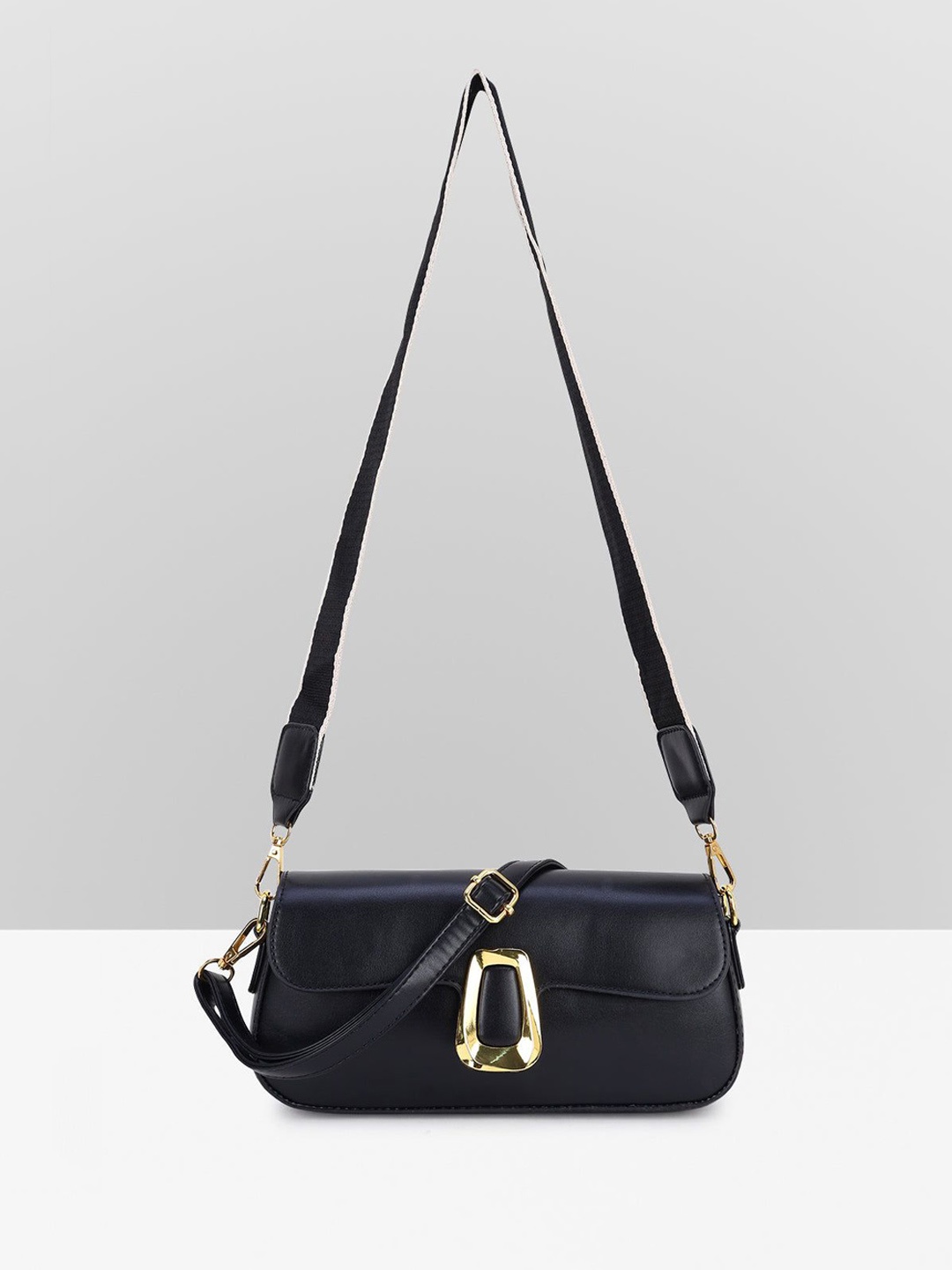 

Filauri Women Solid Structured Leather Sling Bag, Black