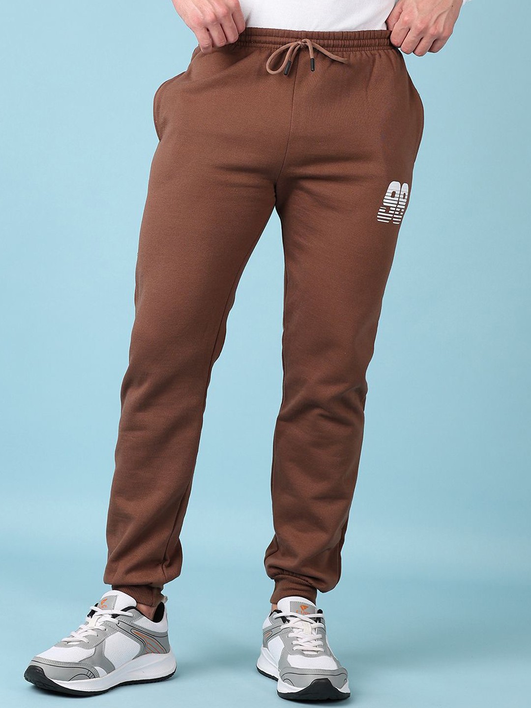 

V-Mart Men Solid Mid-Rise Track Pant, Brown