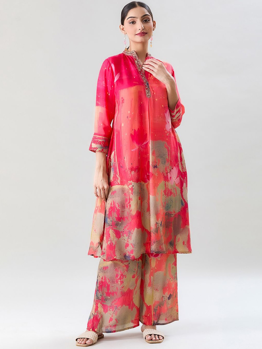 

Adara Khan Women Floral Printed Regular Pure Cotton Kurta with Palazzos, Pink