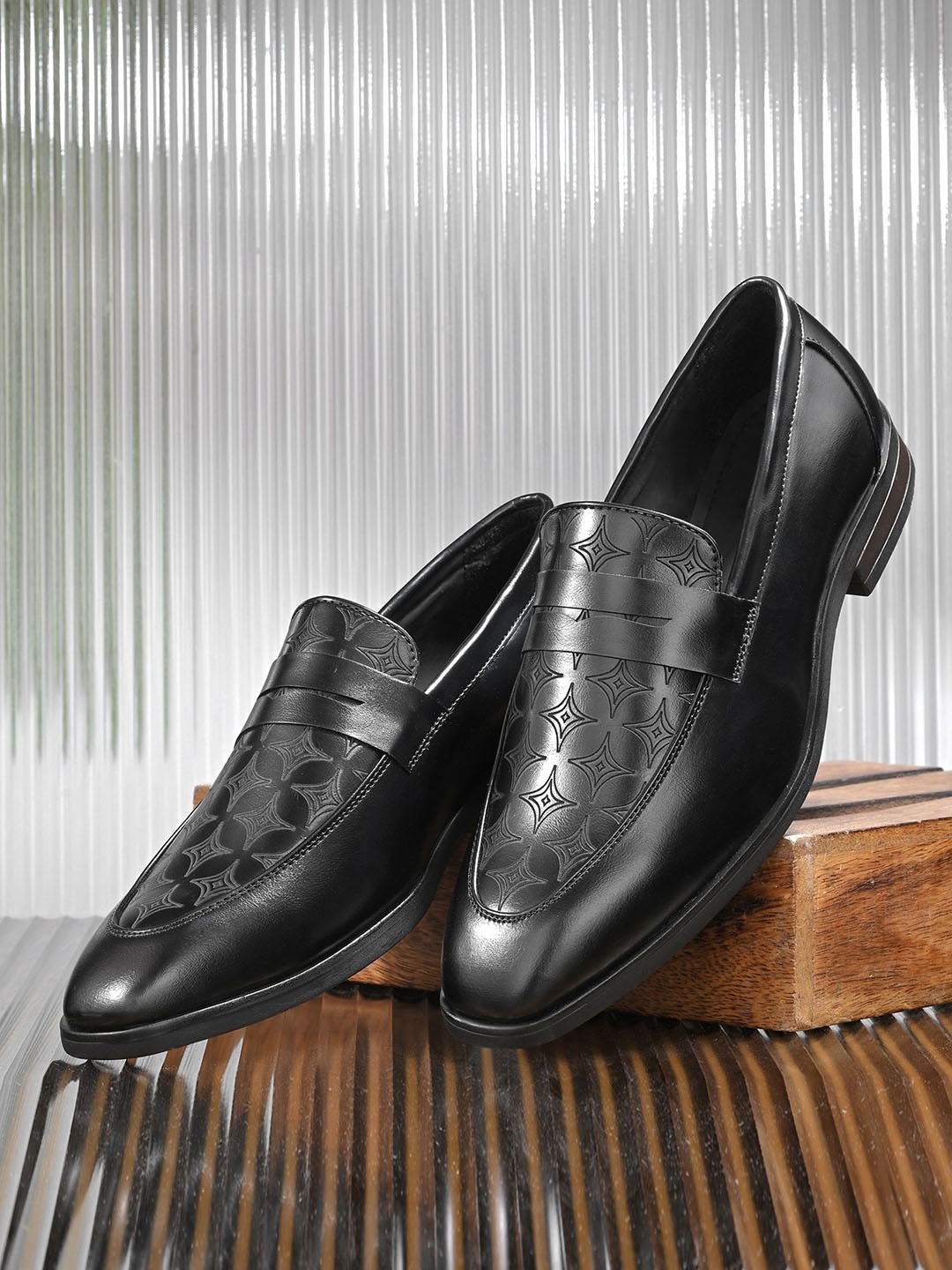 

House of Pataudi Men Textured Slip-On Formal Loafers, Black