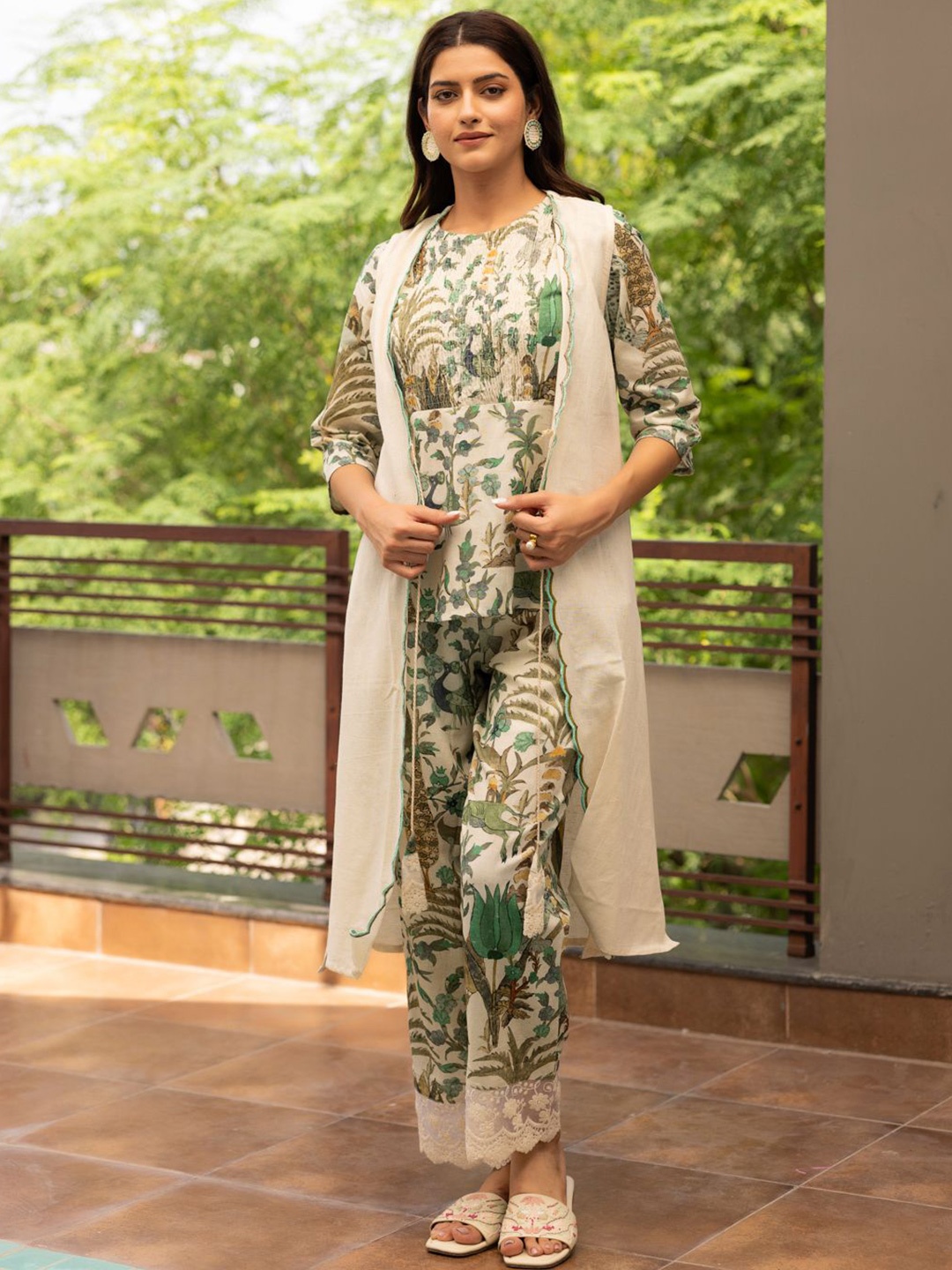 

Ambraee Floral Printed Top With Jacket And Trousers, Green