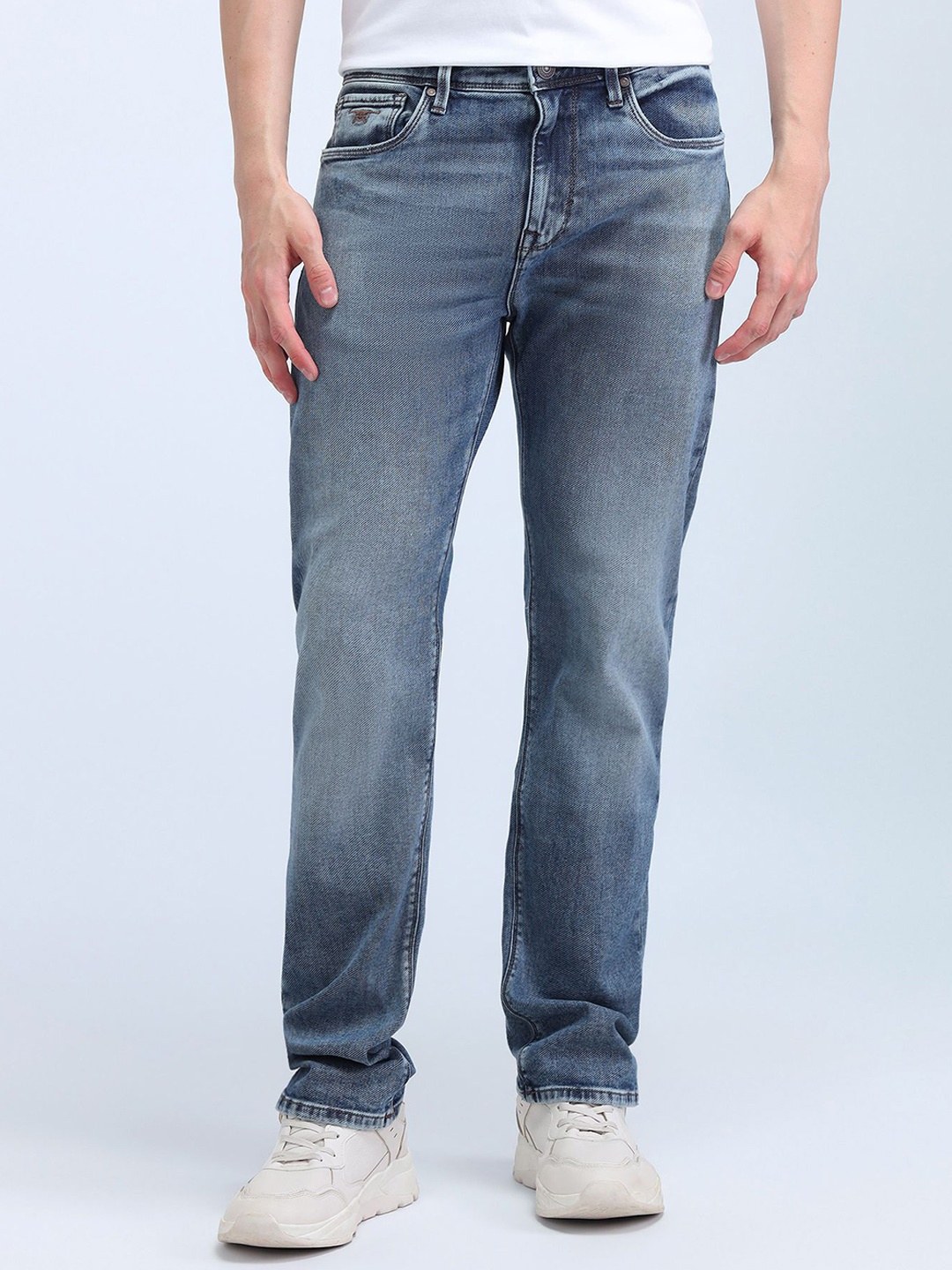 

Flying Machine Men Harlon Mid-Rise Straight Fit Light Fade Stretchable Jeans, Blue