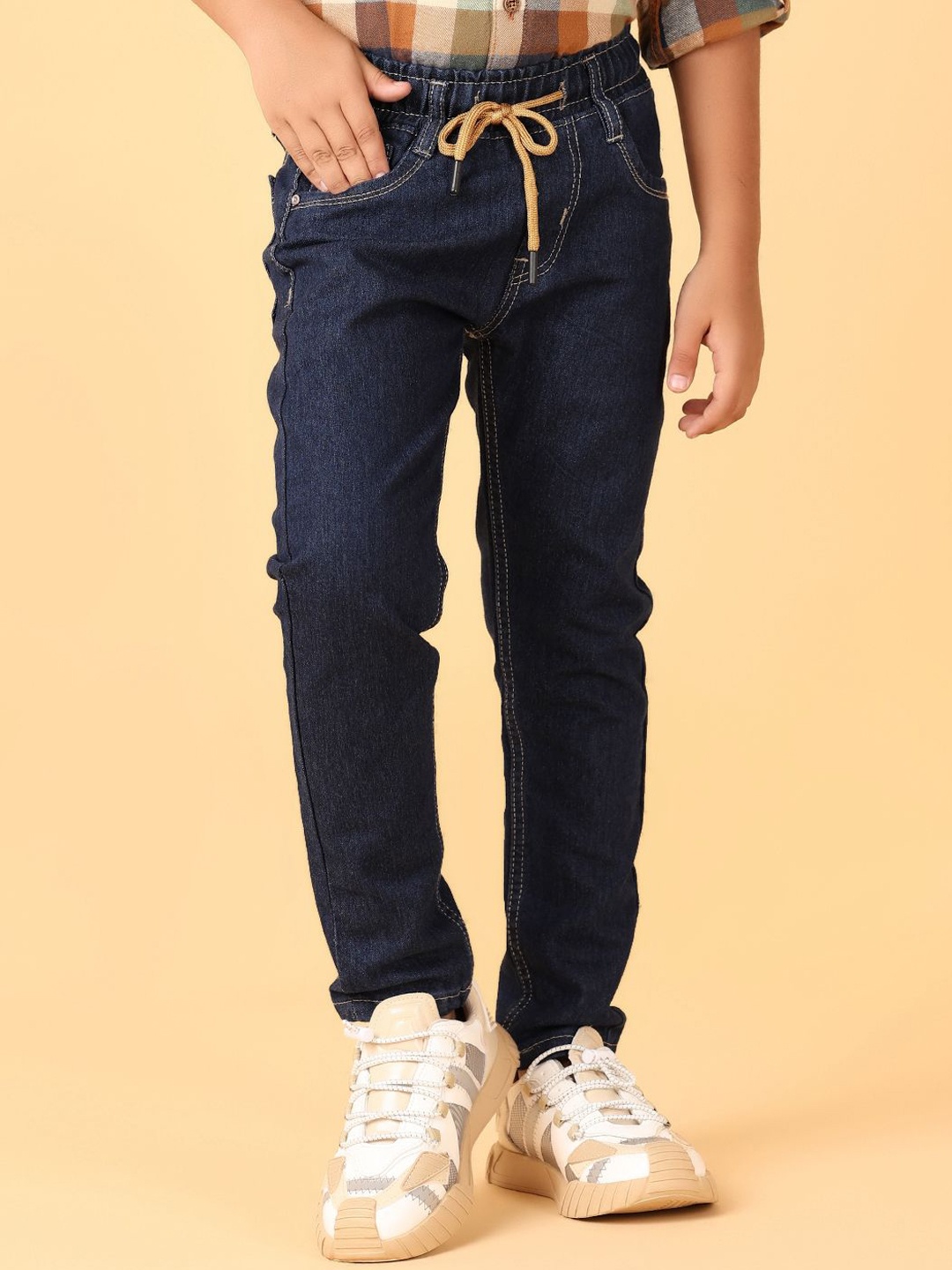 

V-Mart Boys Solid Mid-Rise Joggers, Blue