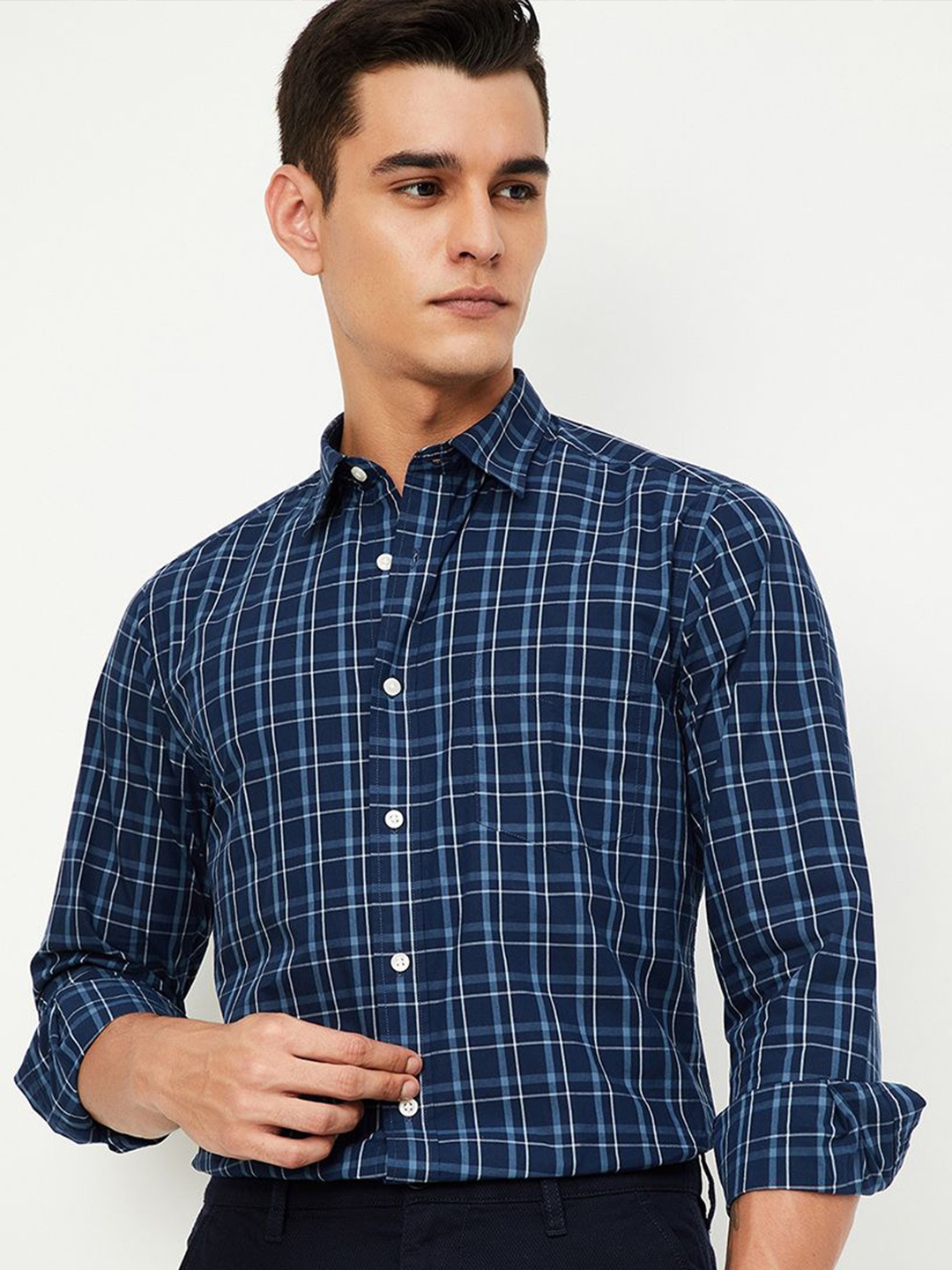 

max Men Spread Collar Checked Cotton Casual Shirt, Navy blue